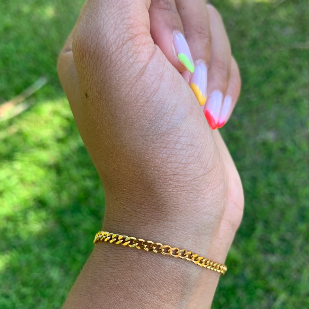 *SOLD*Cuban Link Bracelet (Small) - Picture 1 of 4